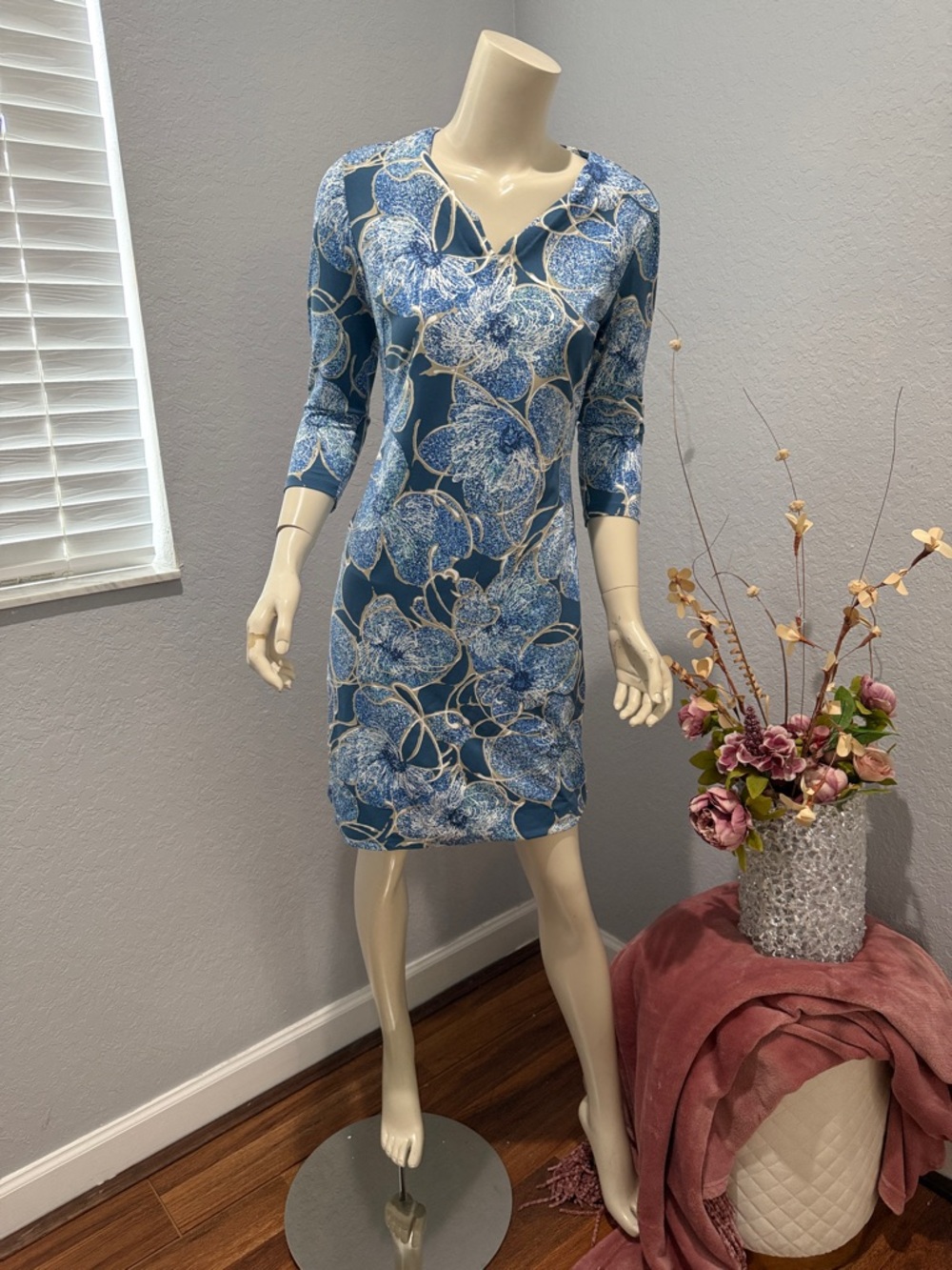 J. McLaughlin Blue and White Patterned Long Sleeve Dress